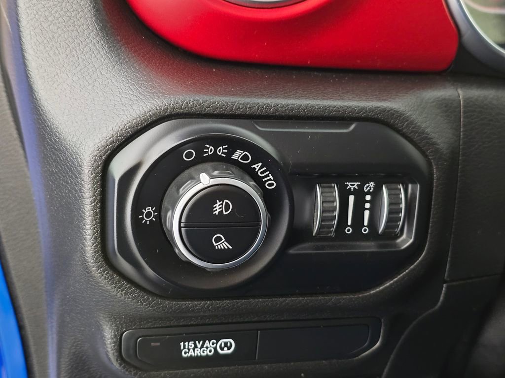 Used 2020 Jeep Gladiator Rubicon w/ Advanced Safety Group AWD/4WD image 27
