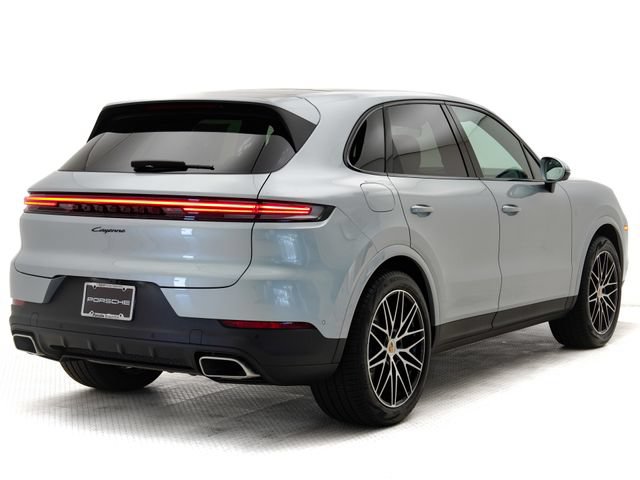 Certified 2025 Porsche Cayenne AWD/4WD image 31