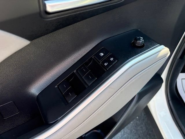 Used 2021 Toyota Highlander XLE AWD/4WD image 28
