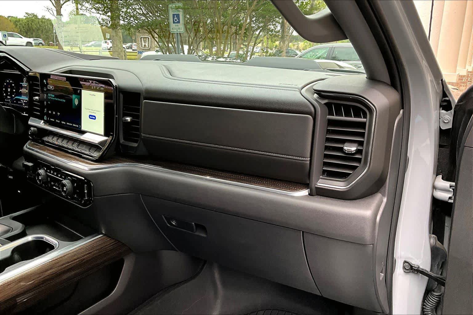 Used 2024 Chevrolet Silverado 1500 LT Trail Boss w/ Protection Package AWD/4WD image 23