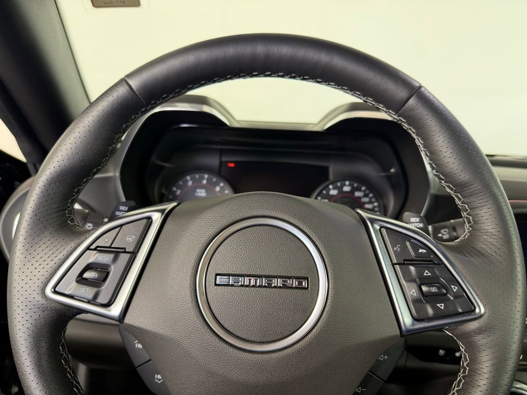 Used 2018 Chevrolet Camaro SS RWD image 23