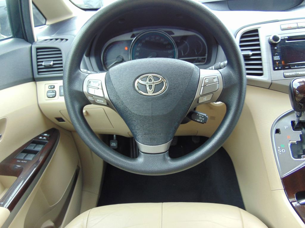 Used 2010 Toyota Venza XLE image 18