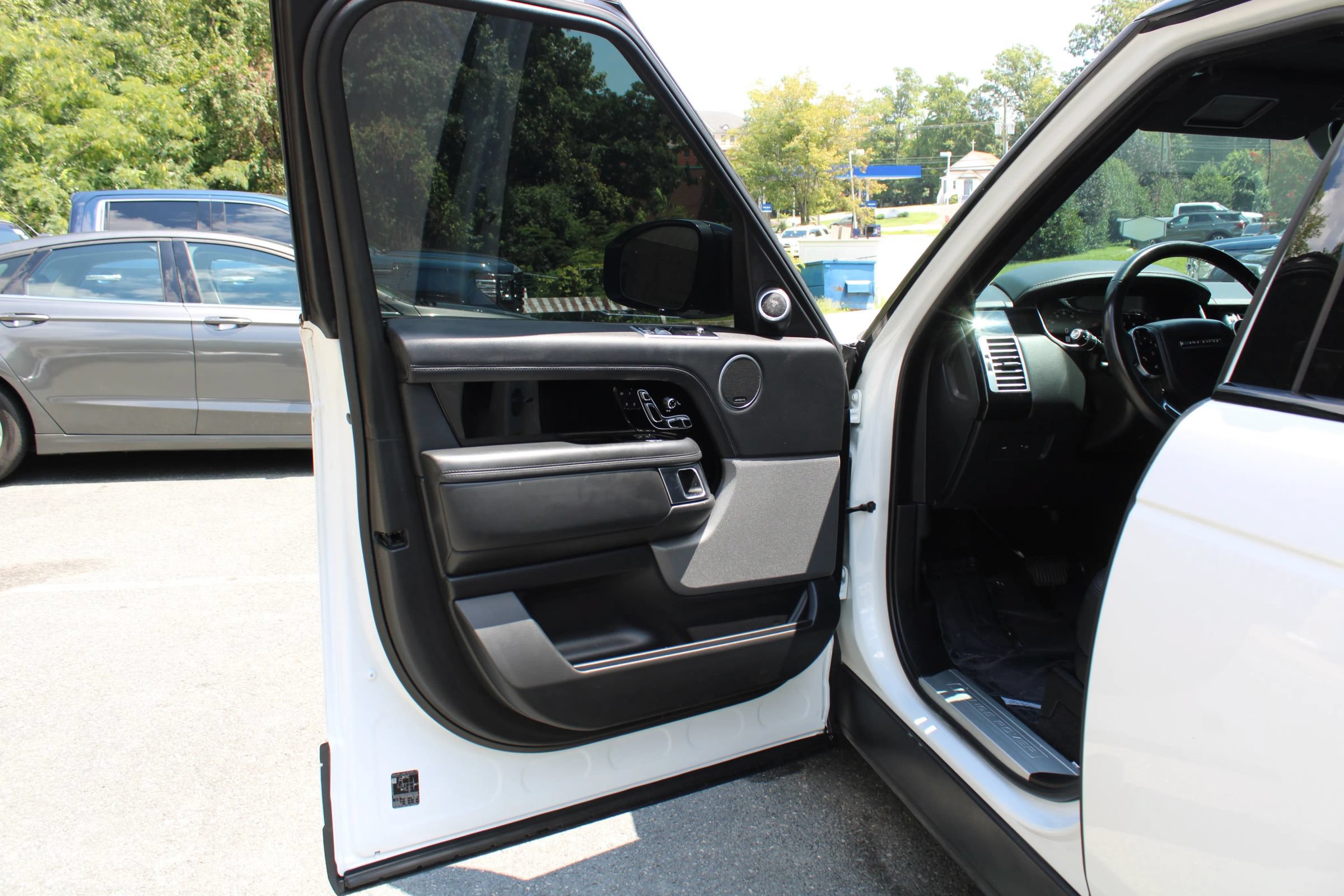 Used 2019 Land Rover Range Rover Supercharged AWD/4WD image 26