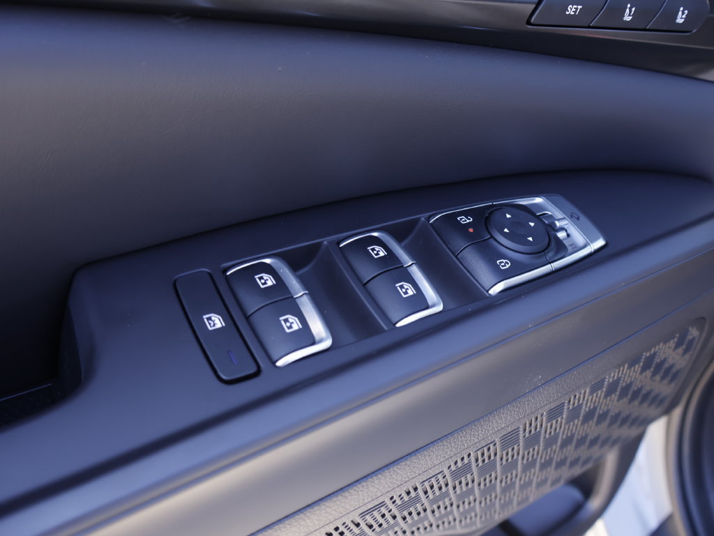 New 2027 Kia Carnival SX w/ Dark Edition Package FWD image 24