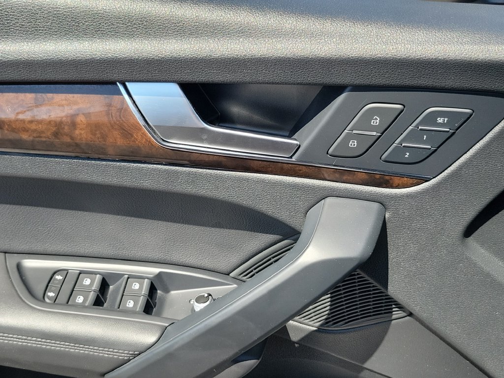 Used 2019 Audi Q5 Premium w/ Premium Plus Package AWD/4WD image 17