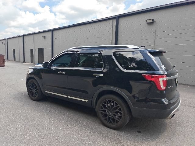 Used 2016 Ford Explorer Platinum AWD/4WD image 4