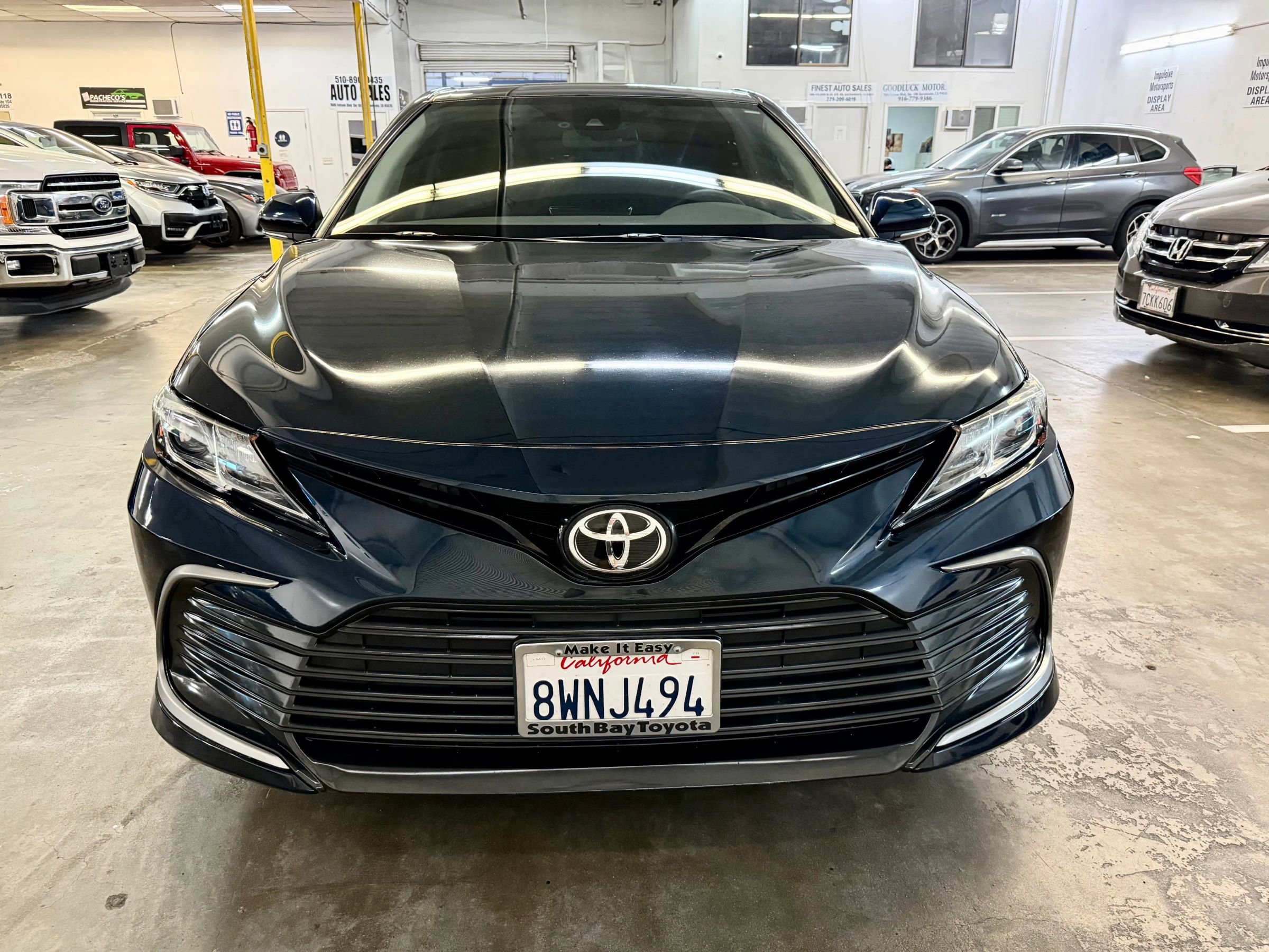 Used 2021 Toyota Camry LE w/ Convenience Package FWD image 2