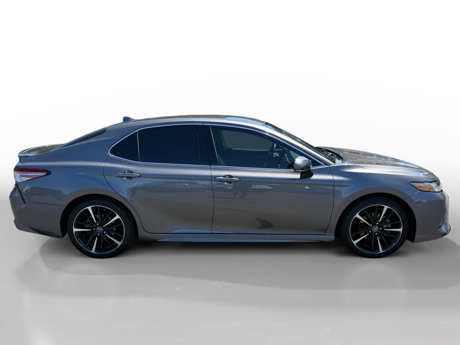 Used 2019 Toyota Camry XSE FWD image 6