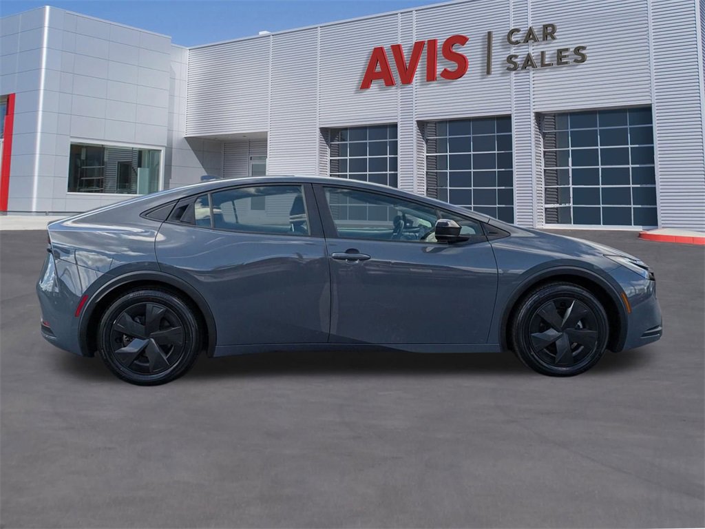 Used 2024 Toyota Prius LE image 5