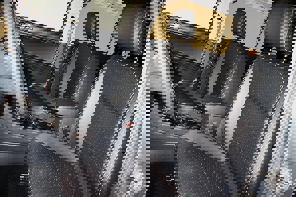 Used 2021 Volkswagen Tiguan SE w/ Panoramic Sunroof Package image 34