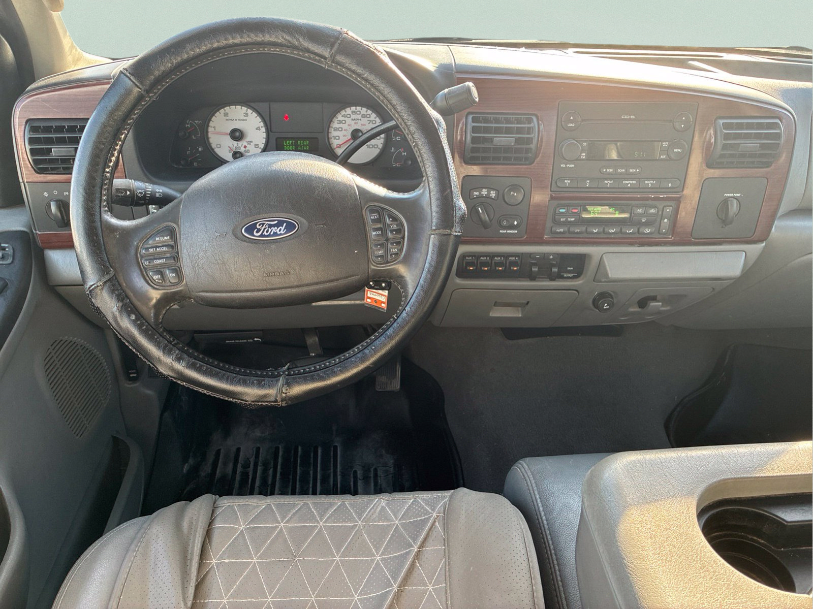 Used 2005 Ford F250 Lariat AWD/4WD image 23