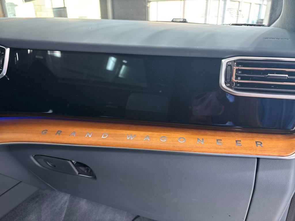 New 2024 Jeep Grand Wagoneer L Series III w/ Rear Seat Video Group 1 image 27