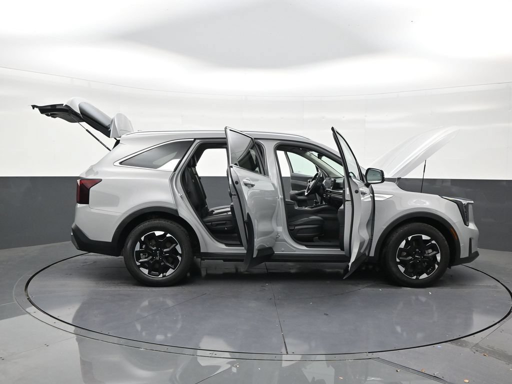 Used 2025 Kia Sorento S w/ Panoramic Sunroof Package FWD image 29