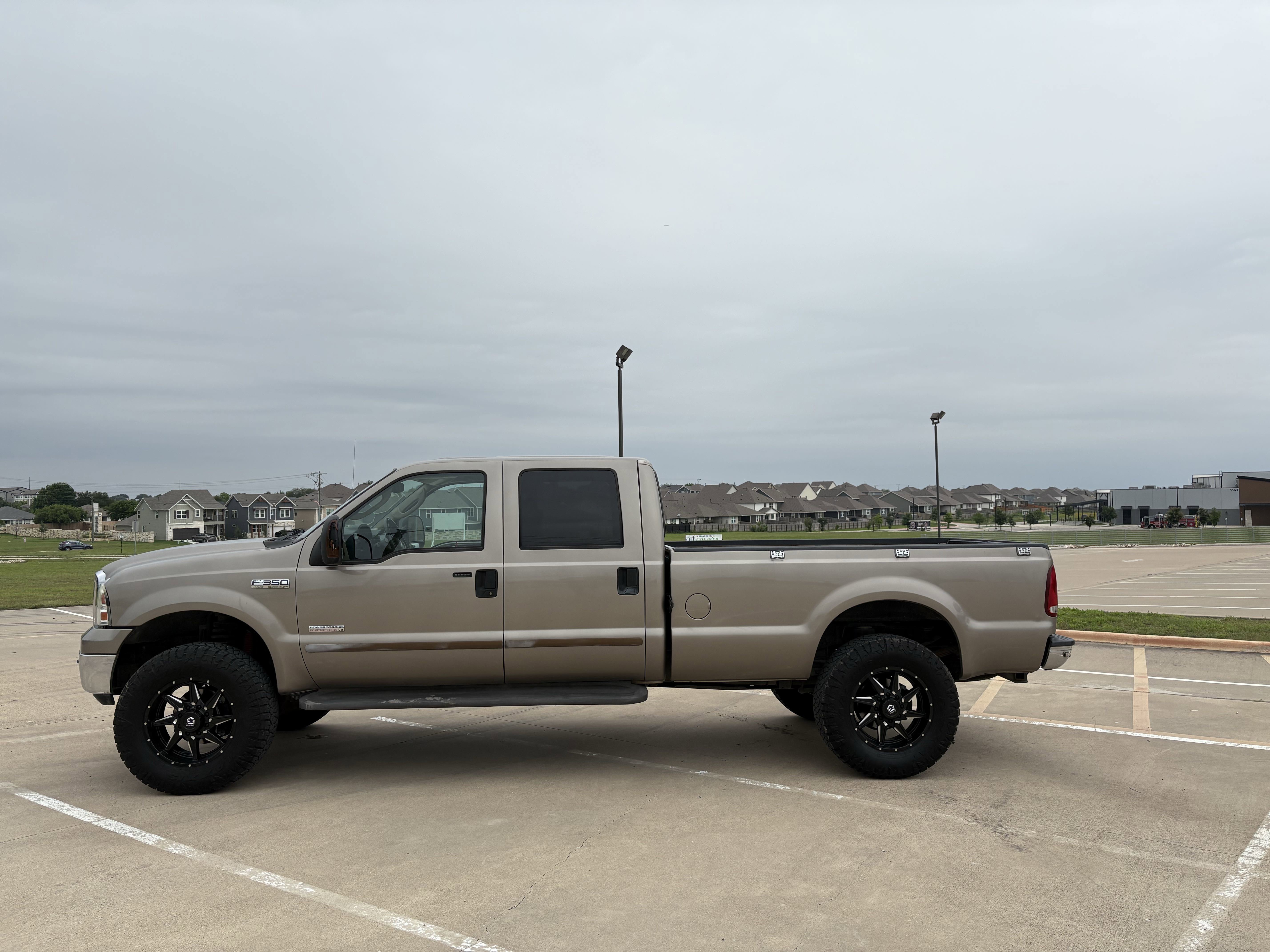 Used 2005 Ford F350 Lariat AWD/4WD image 2