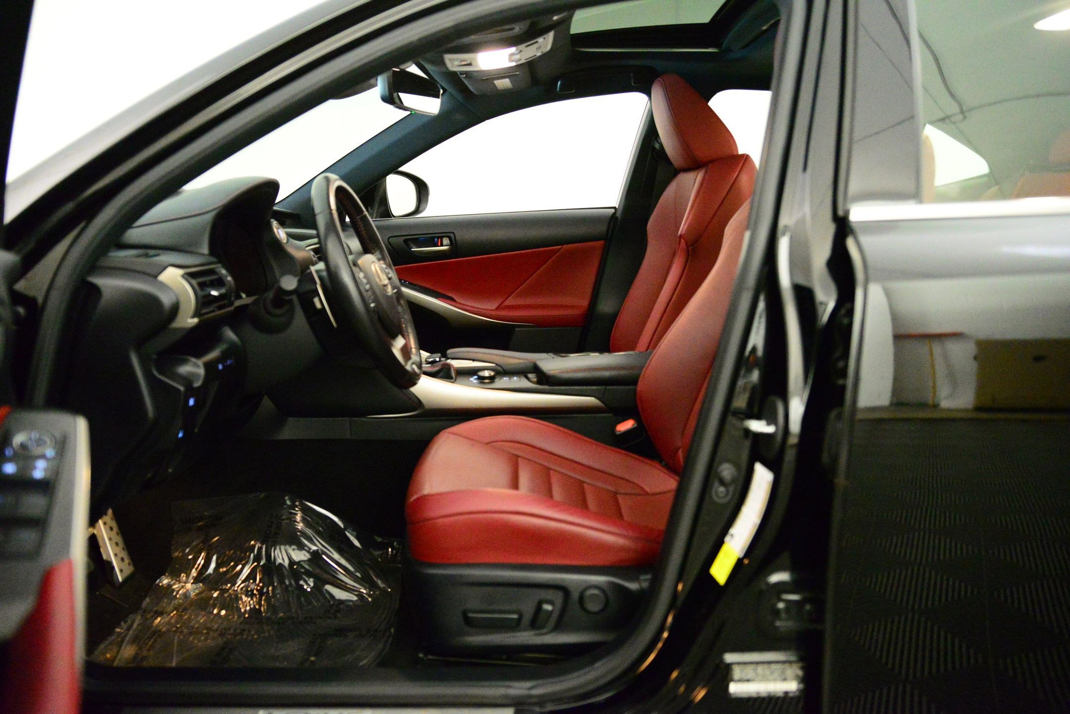 Used 2019 Lexus IS 300 AWD image 27