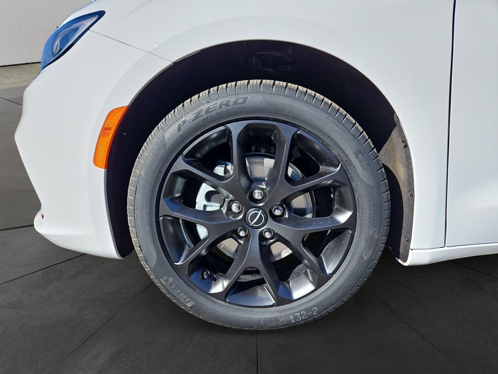 New 2026 Chrysler Pacifica Select w/ S Appearance Package image 14