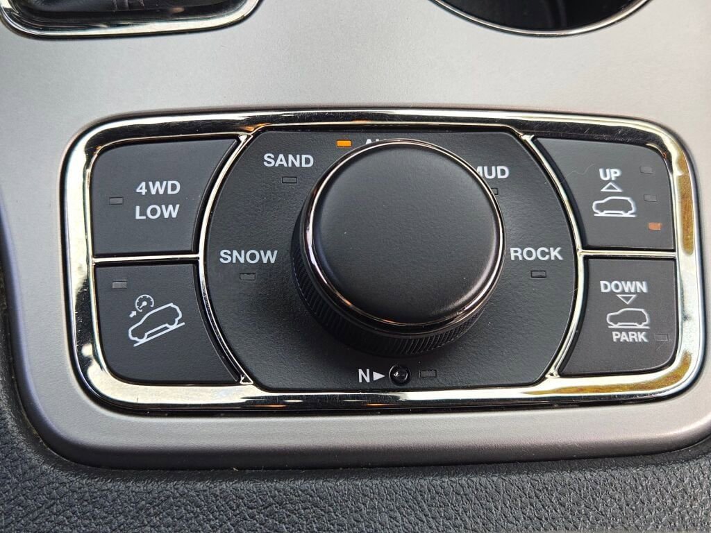 Certified 2020 Jeep Grand Cherokee High Altitude AWD/4WD image 32