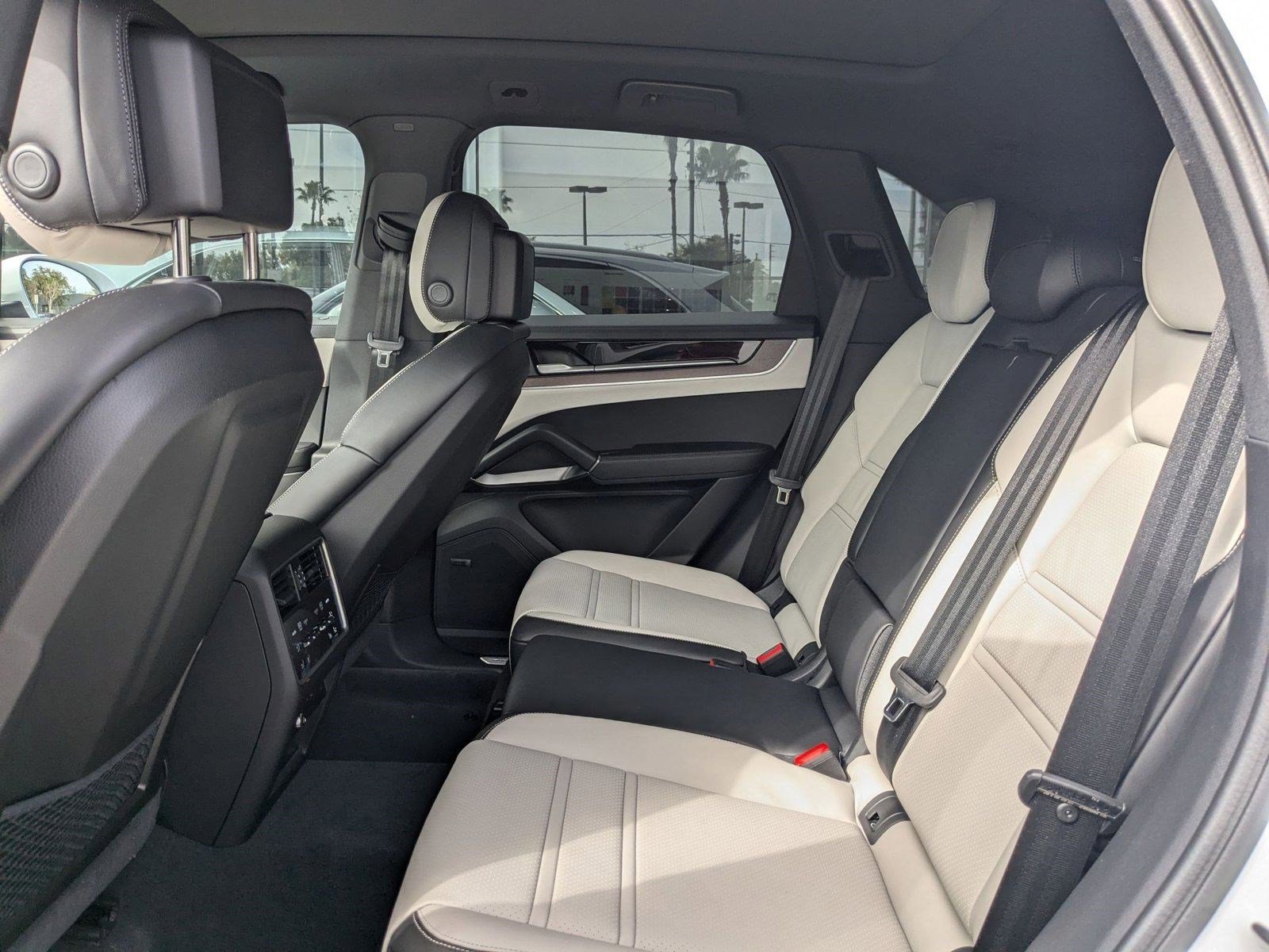 Certified 2025 Porsche Cayenne image 21