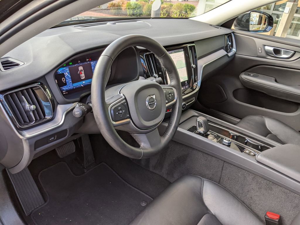 Certified 2025 Volvo S60 B5 Core AWD/4WD image 8