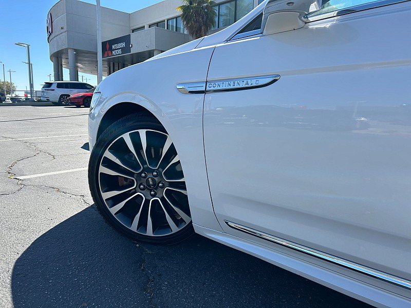 Used 2018 Lincoln Continental Reserve AWD/4WD image 13