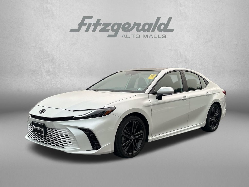 Used 2025 Toyota Camry XSE FWD image 6