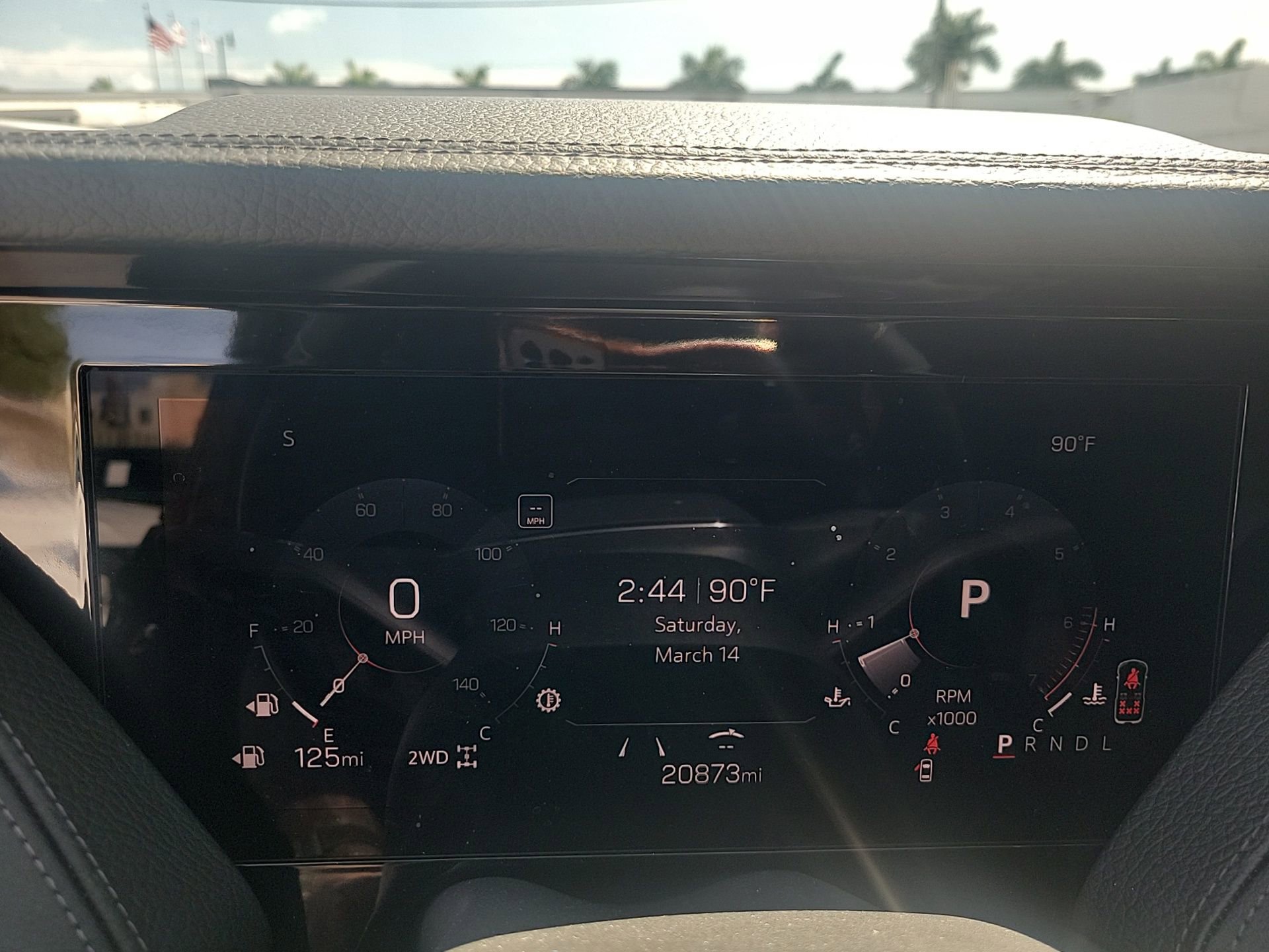 Used 2025 GMC Yukon XL Denali image 32