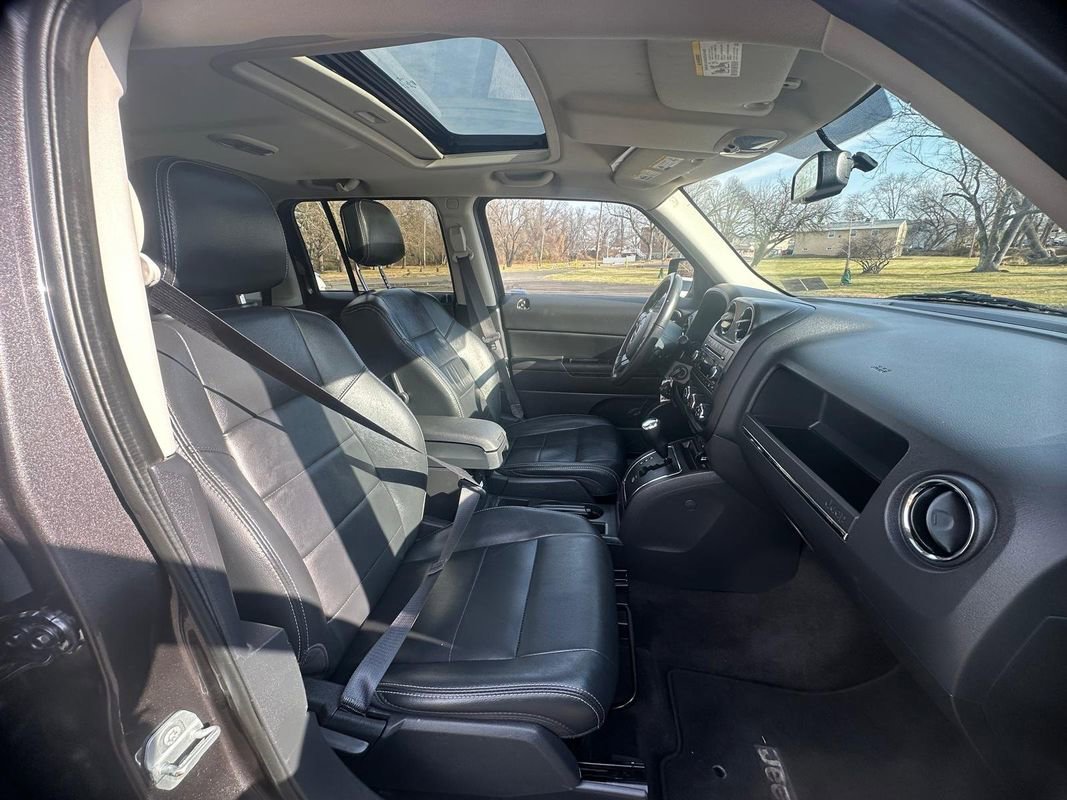 Used 2017 Jeep Patriot High Altitude image 9