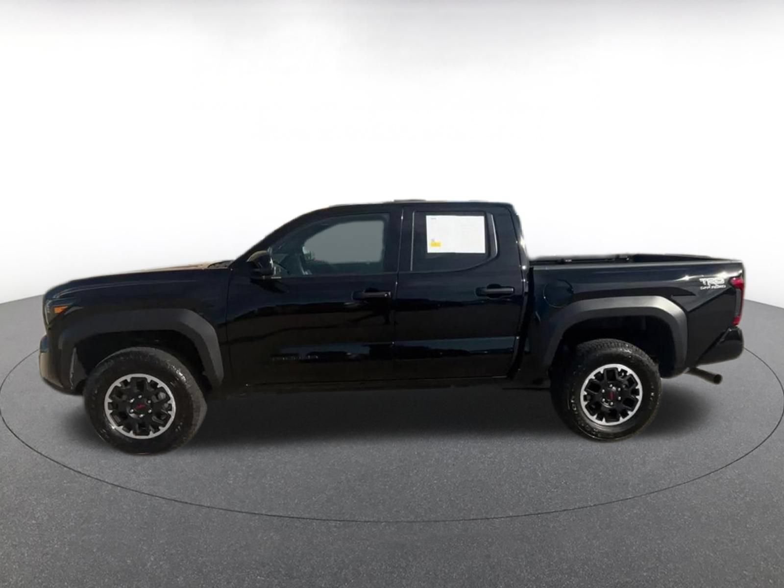 Used 2025 Toyota Tacoma TRD Off-Road AWD/4WD image 8