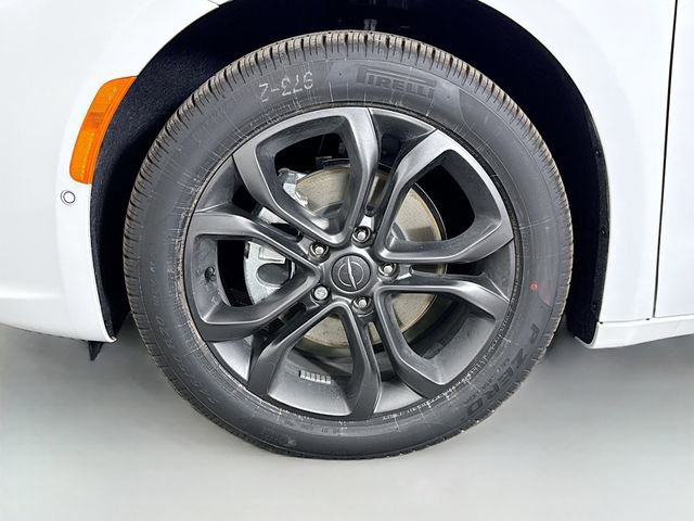 New 2026 Chrysler Pacifica Select image 30