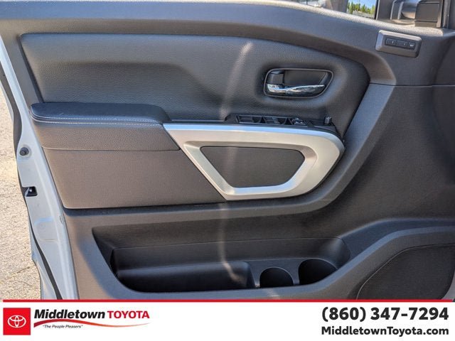 Used 2019 Nissan Titan PRO-4X w/ Pro-4x Convenience Package AWD/4WD image 10