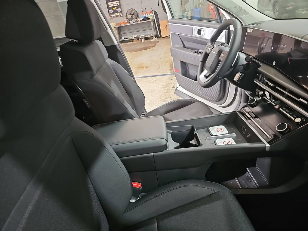 New 2026 Hyundai Santa Fe SE FWD image 10