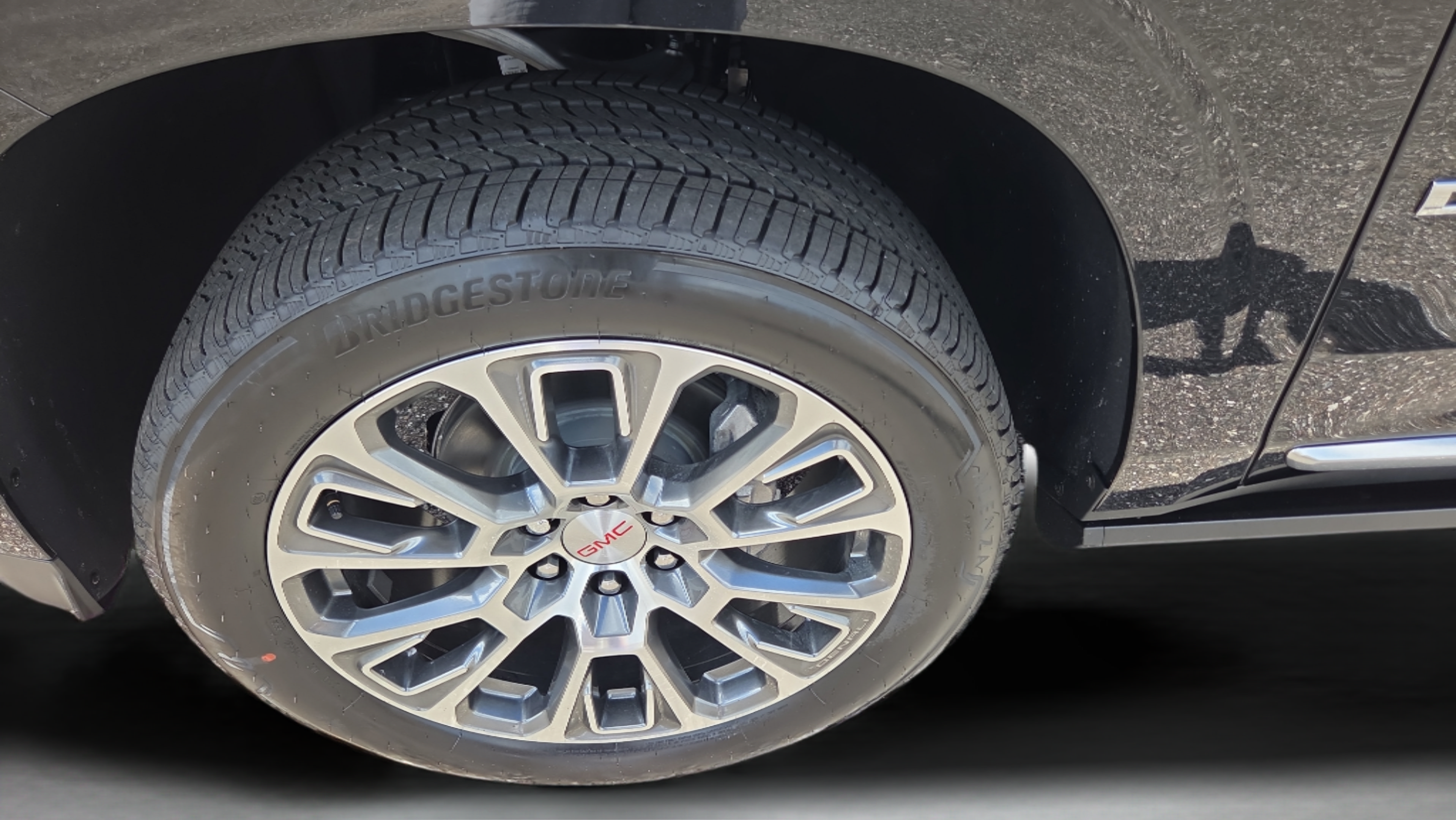 New 2026 GMC Yukon Denali w/ Denali Reserve Package RWD image 31