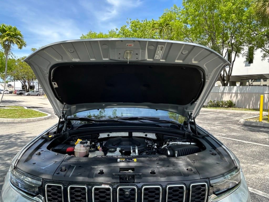 Used 2023 Jeep Grand Cherokee 4WD 4xe w/ Luxury Tech Group II image 37