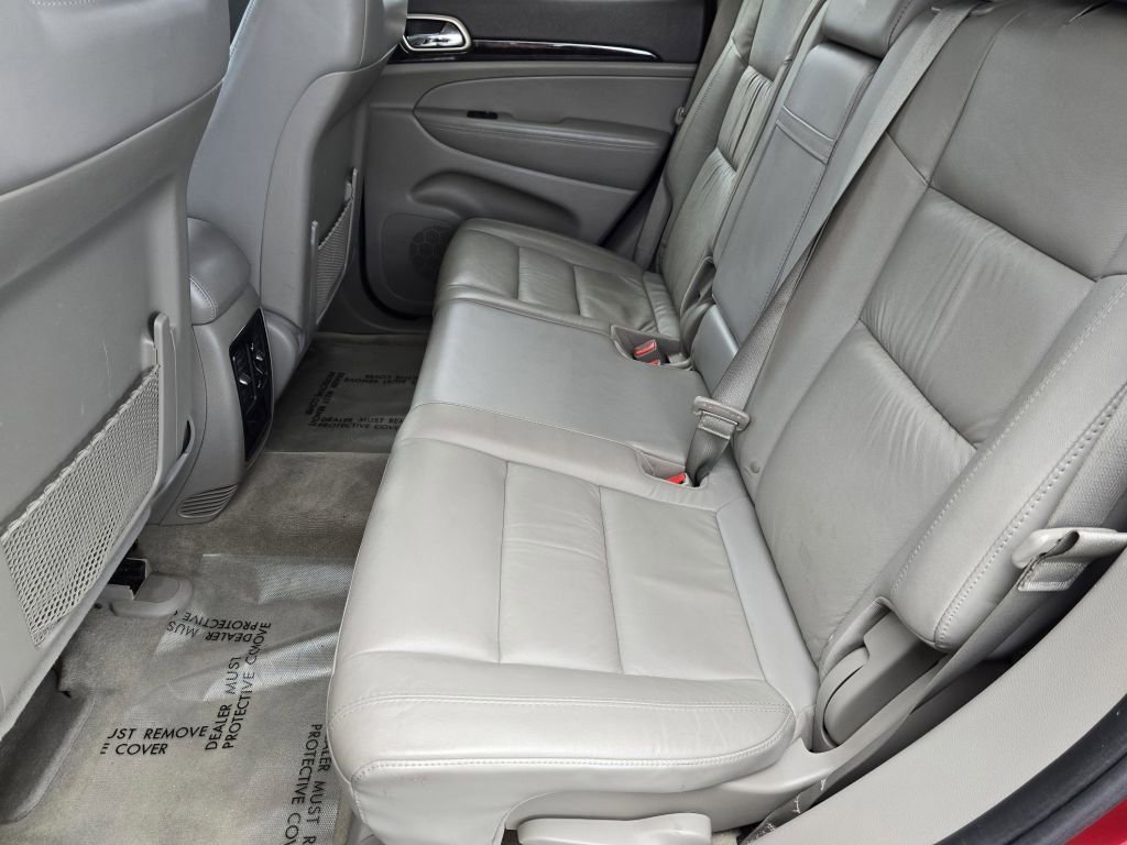 Used 2013 Jeep Grand Cherokee Laredo image 25