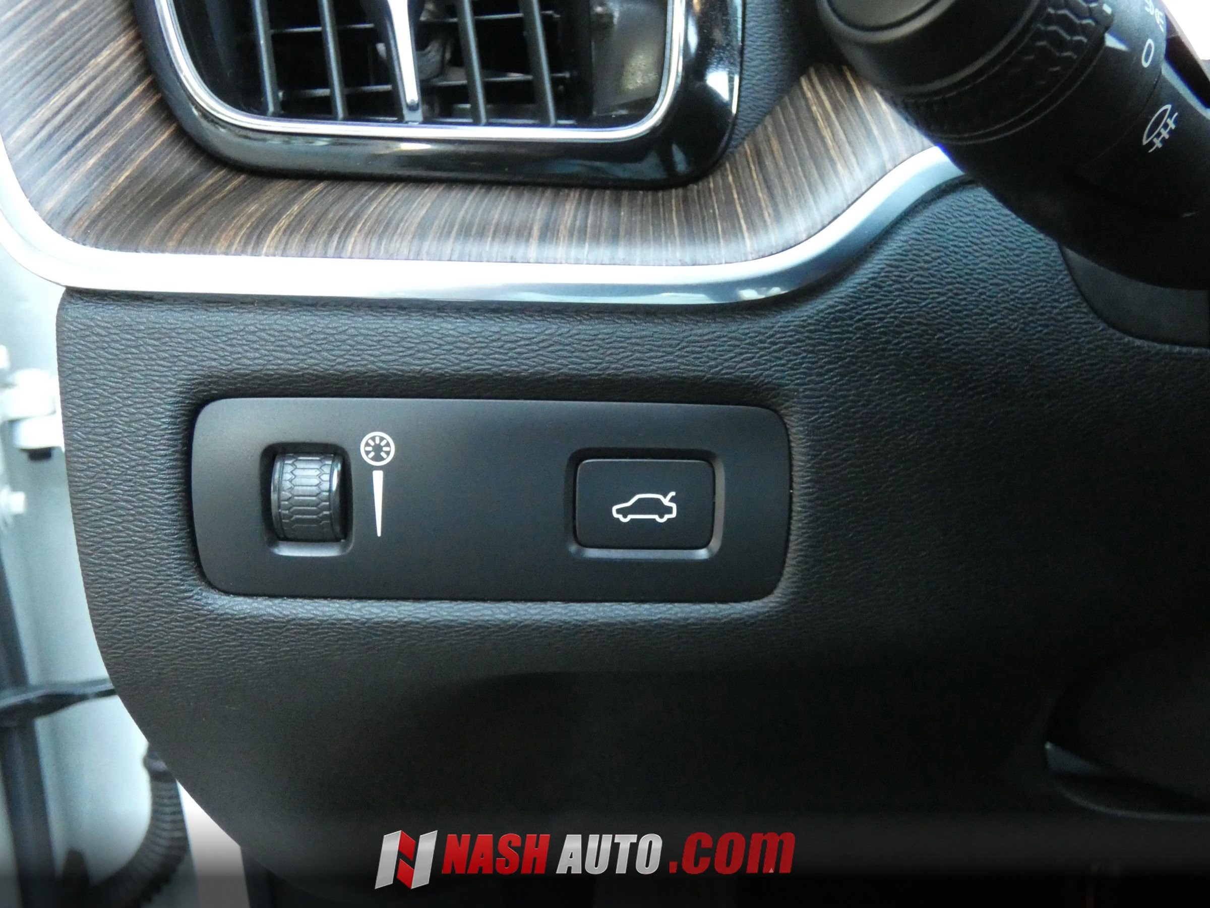 Used 2022 Volvo XC60 B5 Momentum AWD/4WD image 66