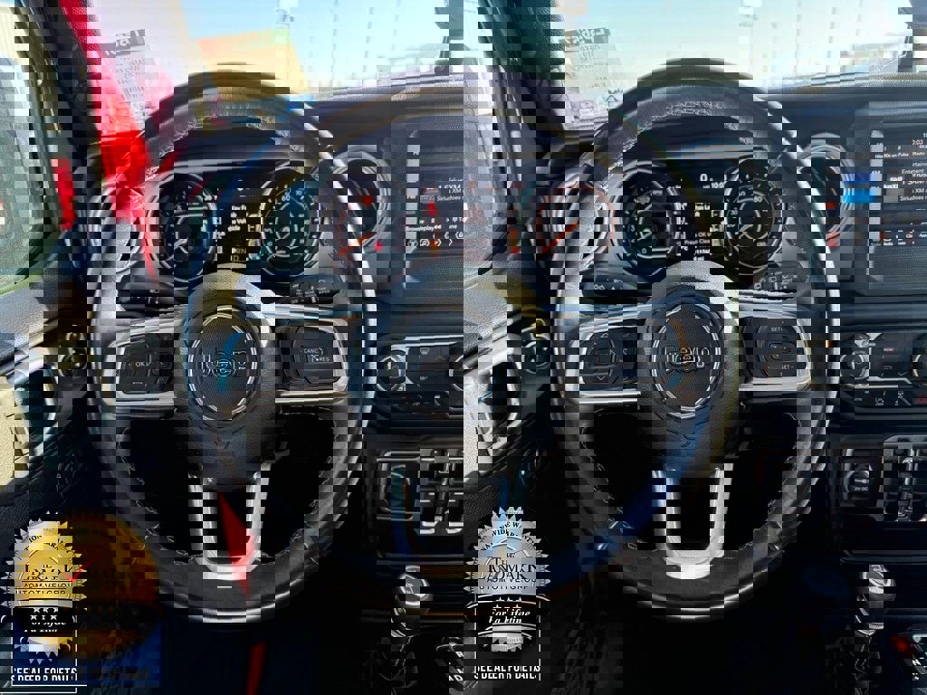 Used 2019 Jeep Wrangler Unlimited Sahara image 16