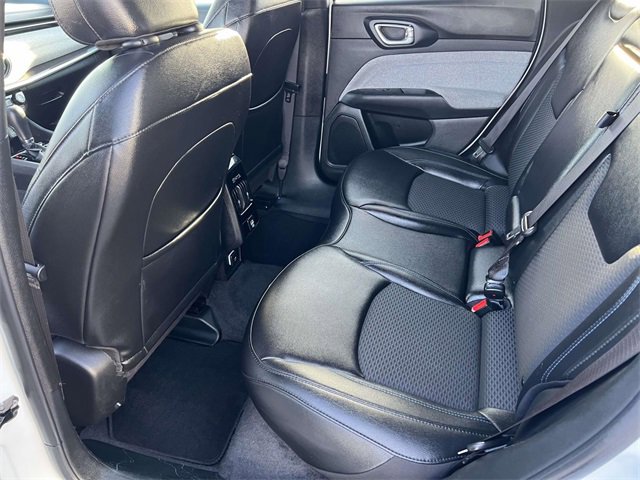 Used 2024 Jeep Compass Latitude image 23