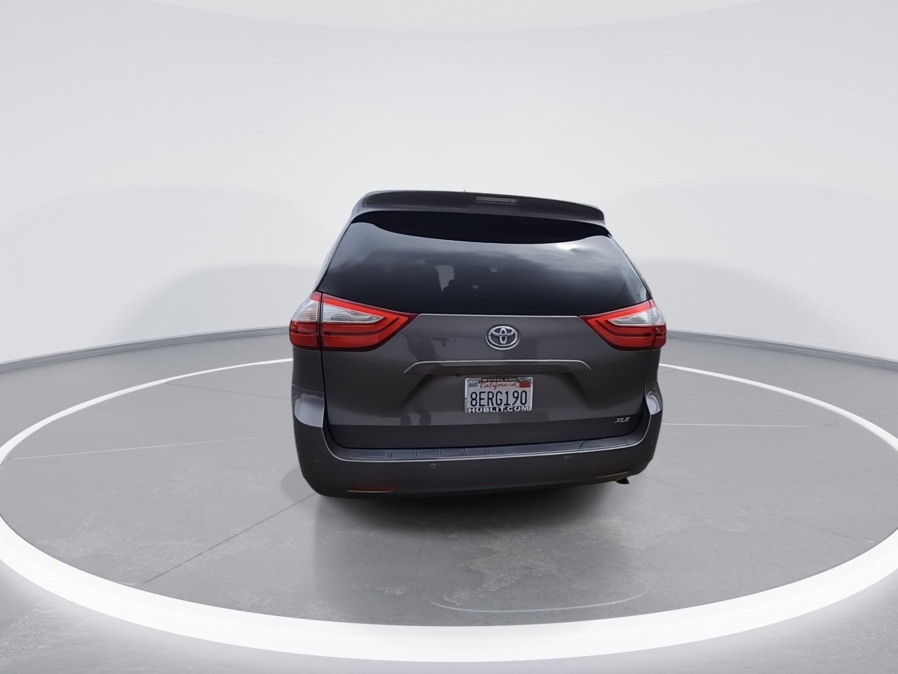 Used 2015 Toyota Sienna XLE w/ XLE Navigation Package image 7