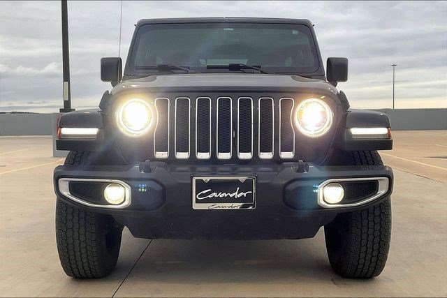 Used 2019 Jeep Wrangler Unlimited Sahara image 2