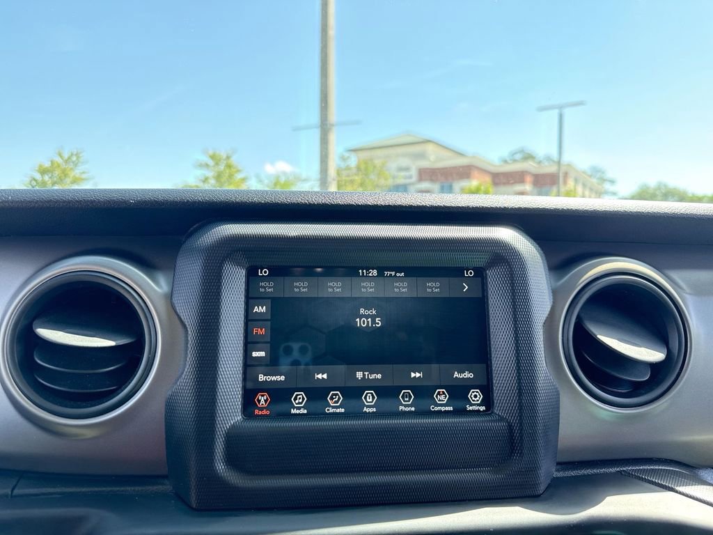 Used 2020 Jeep Wrangler Sport AWD/4WD image 18