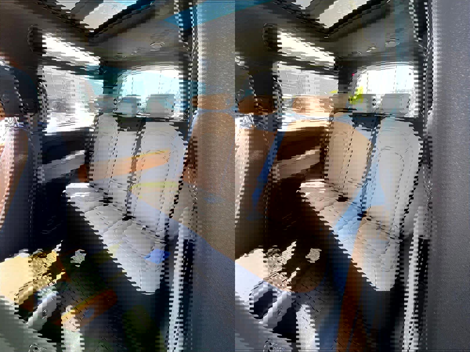 New 2025 Land Rover Defender 90 V8 image 12