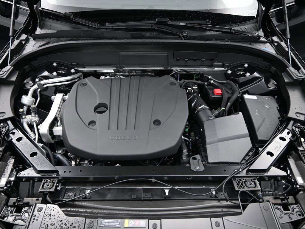 New 2025 Volvo XC60 B5 Plus w/ Protection Package Premier image 31