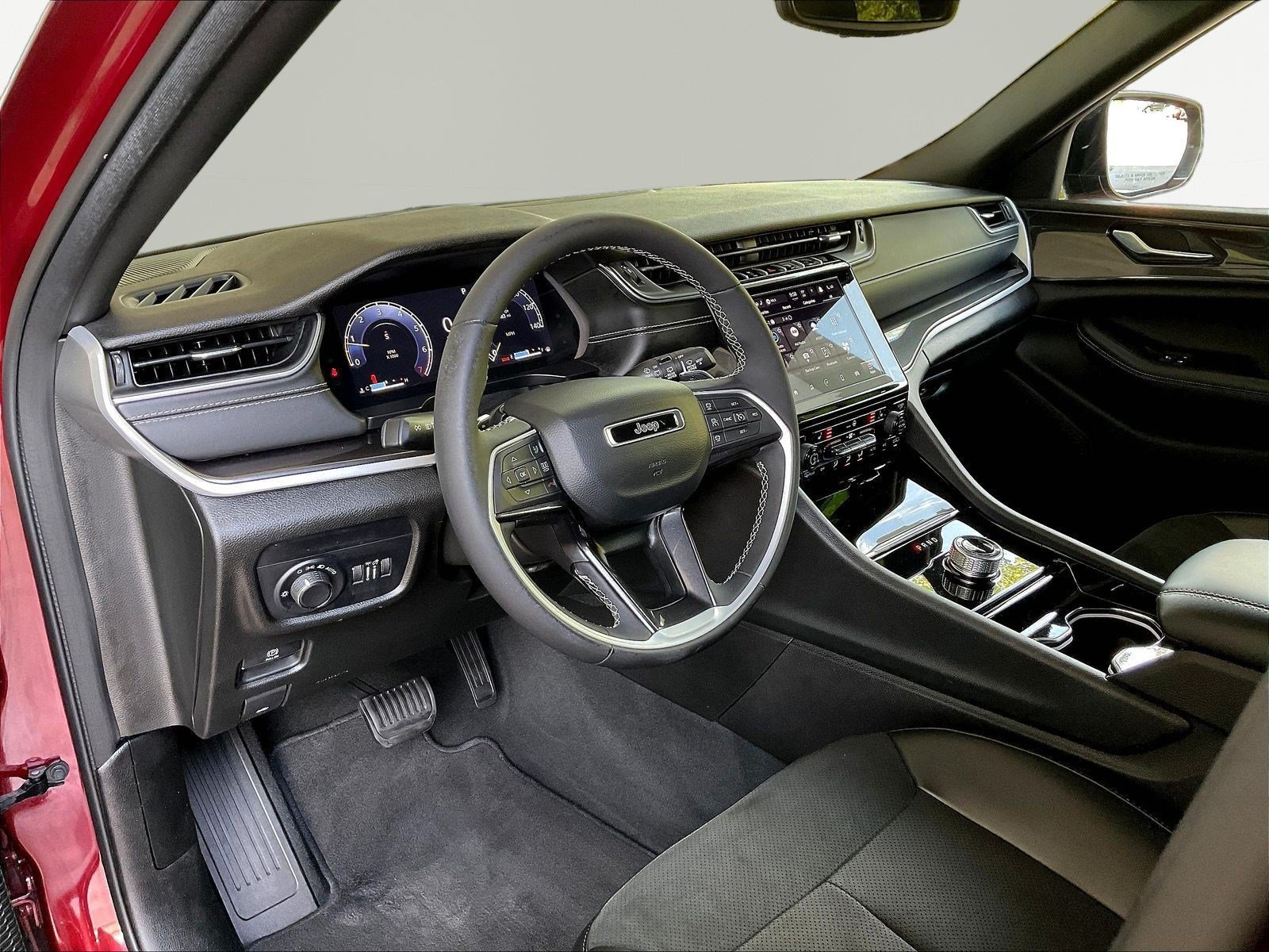 Used 2023 Jeep Grand Cherokee L Laredo AWD/4WD image 16