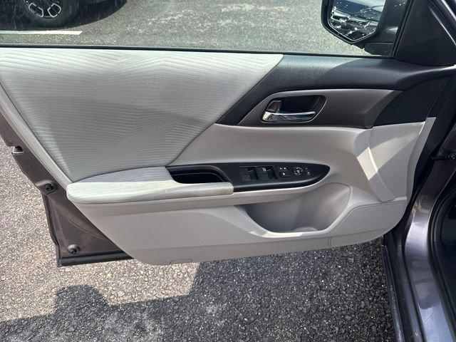 Used 2015 Honda Accord LX image 10