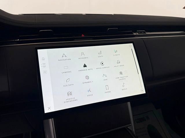 New 2025 Land Rover Range Rover SE image 32