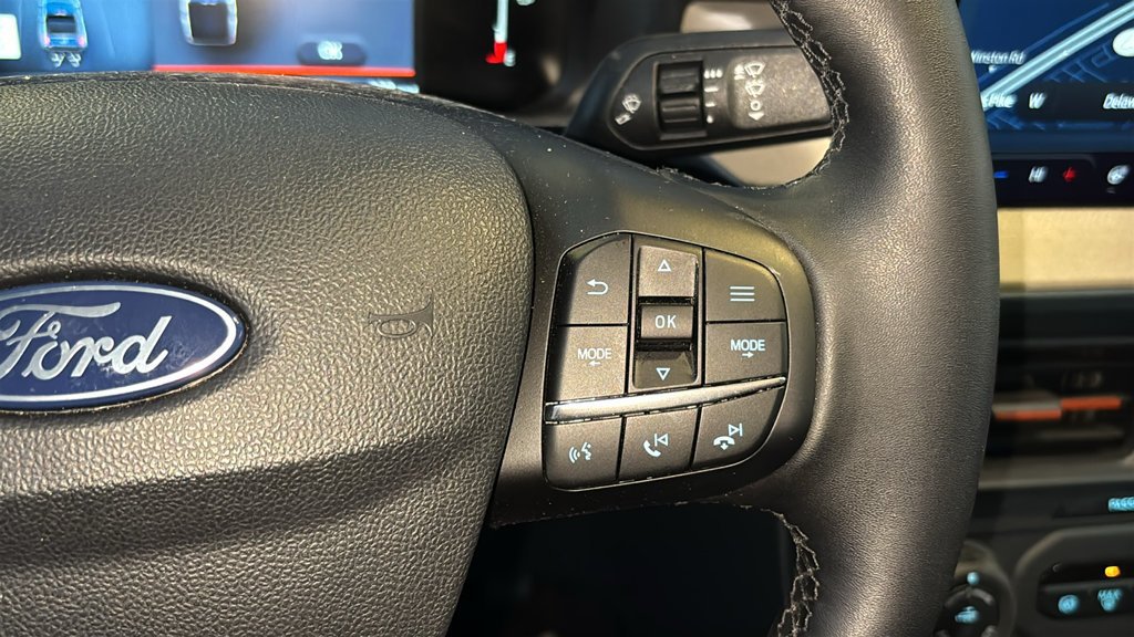 Used 2025 Ford Maverick Lariat w/ 4K Tow Package AWD/4WD image 16