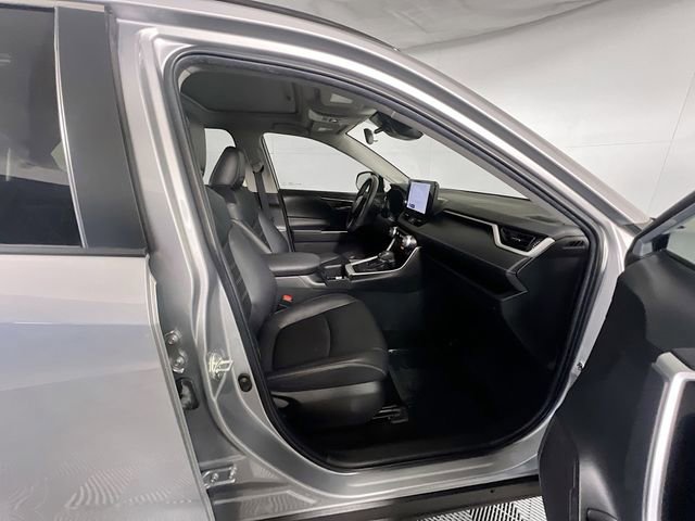 Used 2023 Toyota RAV4 XLE Premium image 29