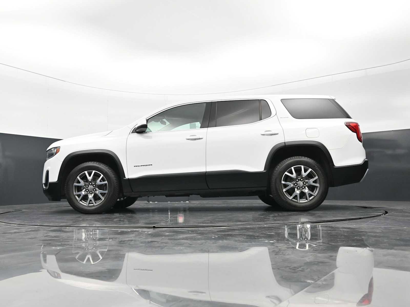 Used 2020 GMC Acadia SLE FWD image 33