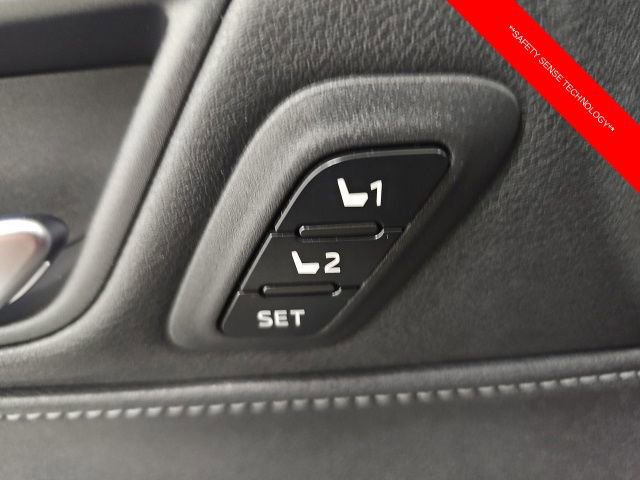 Certified 2024 Toyota Venza XLE image 16