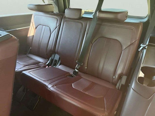 Used 2022 Ford Expedition Max Limited image 11